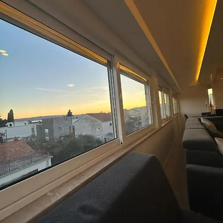 Rooftop Luxury דירה