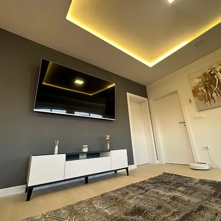 Rooftop Luxury דירה *